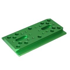 Losmandy prizmasín (18 cm hosszú, 6x 1/4-20 UNC, 4x M8x1.25 & 2x M6x1.0 lyukkal) egyenes felfekvő felülettel